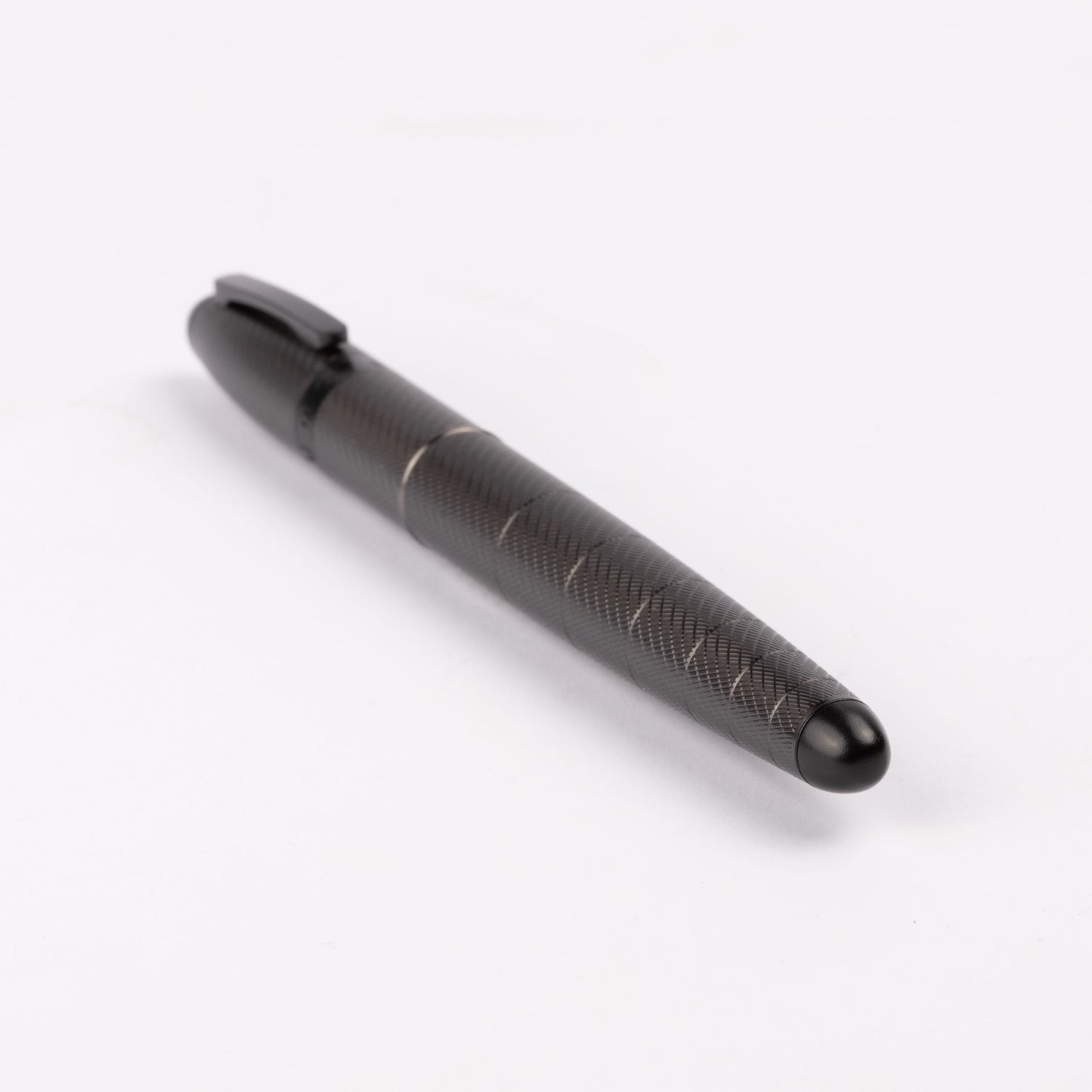Hugo Boss - Fountain Pen Oval Gun - Product Code: HSF1562D